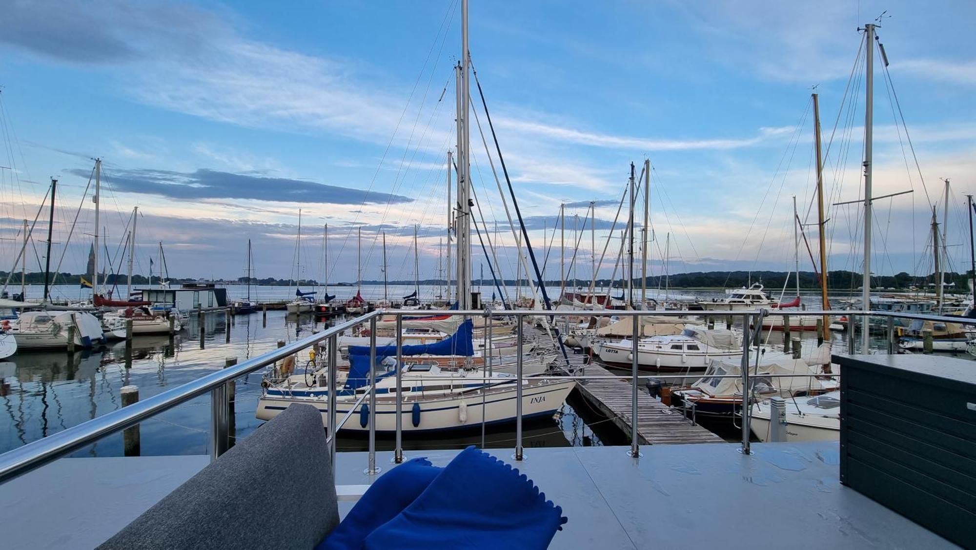 Hausboot Hilja Hotel Шлесвиг Екстериор снимка