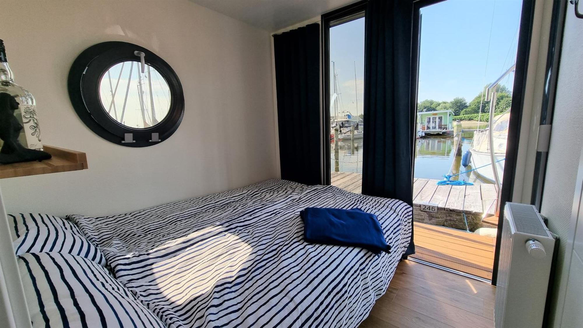 Hausboot Hilja Hotel Шлесвиг Екстериор снимка